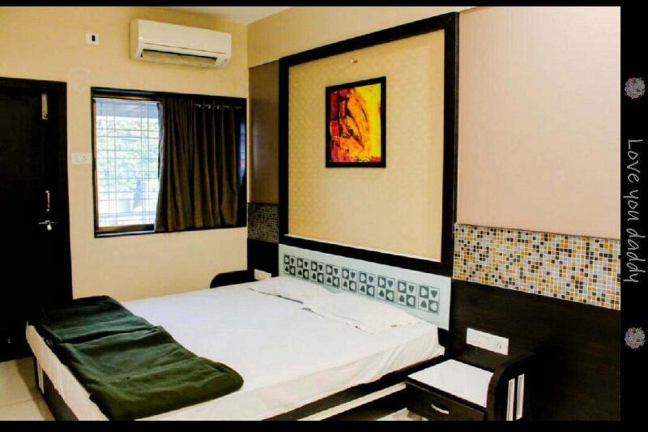 Hotel Oberoi Ahmednagar Esterno foto